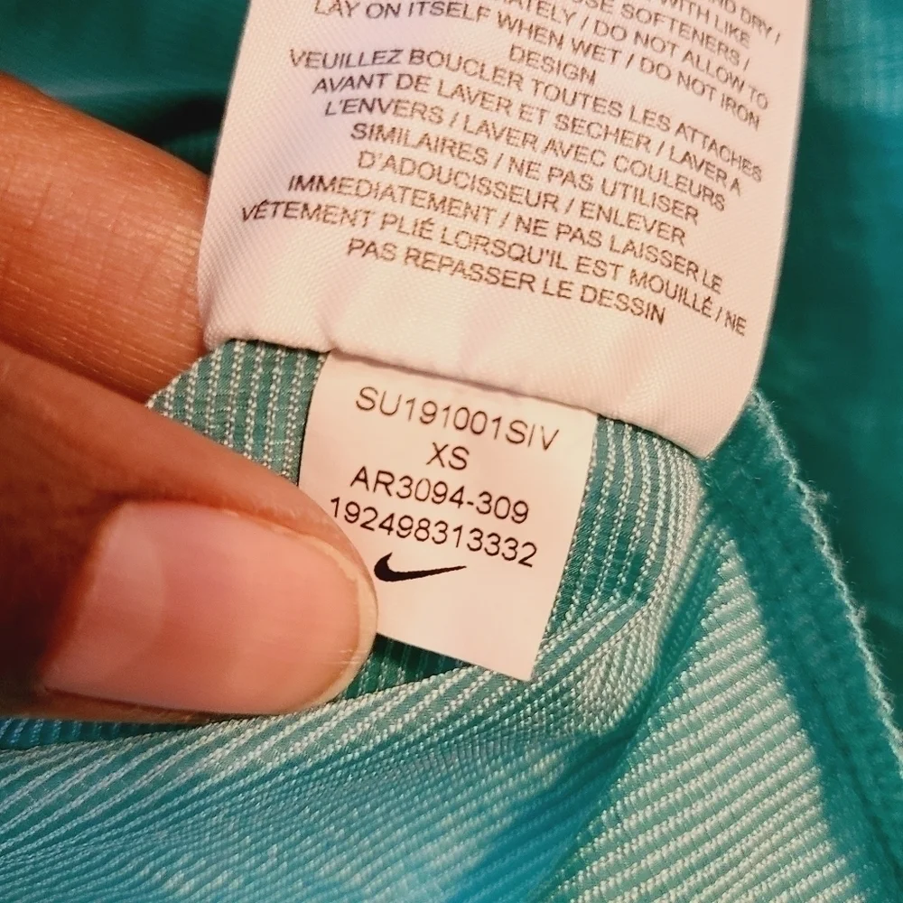 Nike | Women's Blue Green Full Zipper Cropped Rain Hoodie Jacket (Size XS)
